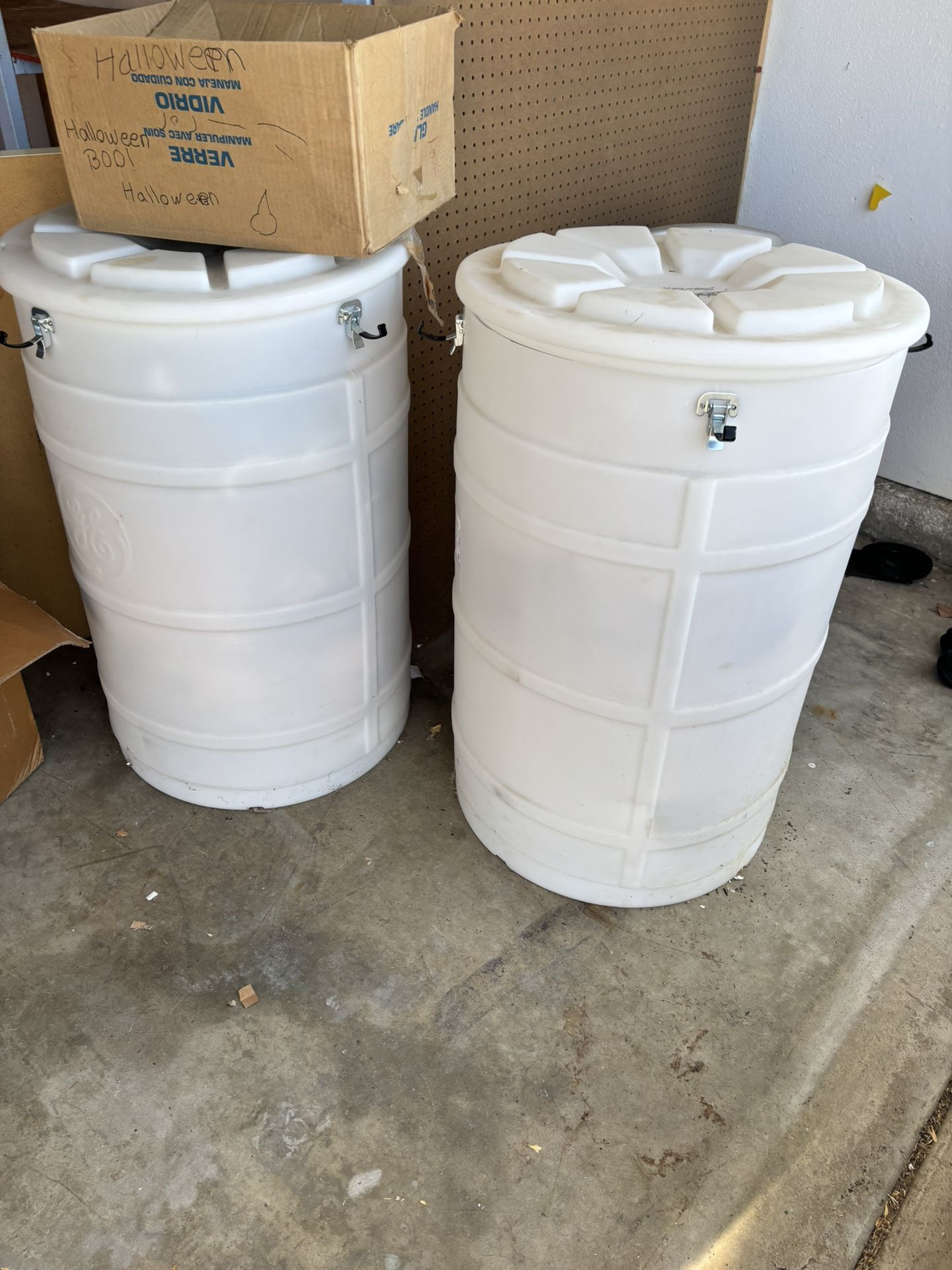 $20 For Both Or Best Offer ( Ready For Pickup In MENIFE Monday )