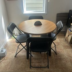 Dinning Table With 4 Chairs