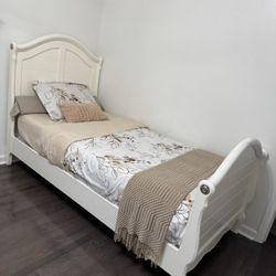 Shabby chic vintage Twin Bedroom Set 