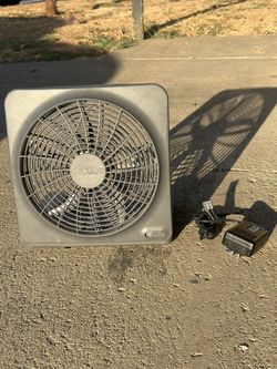 O2Cool Portable 10” Battery & Electric Fan with AC Adapter – Gray
