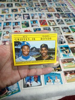 Lots of Baseball Cards