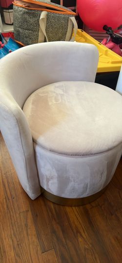 Vanity chair storage  / chair with storage