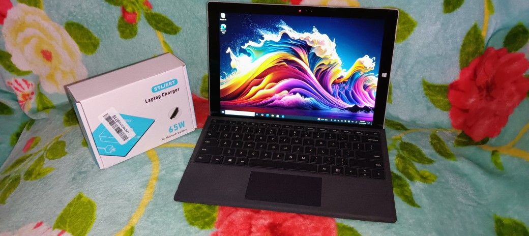 12 Inch Quad Core i7 Microsoft Surface Tablet With Detachable Keyboard & New Charger