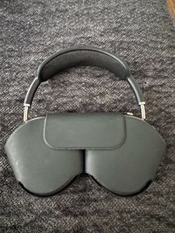 Apple AirPod maxx headphones