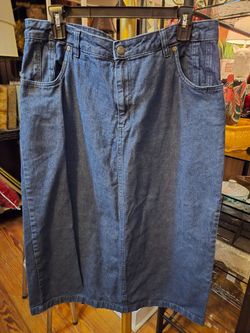 WB  #1079, Womens Vintage 14 W, Jessica London midi denim skirt with back slit