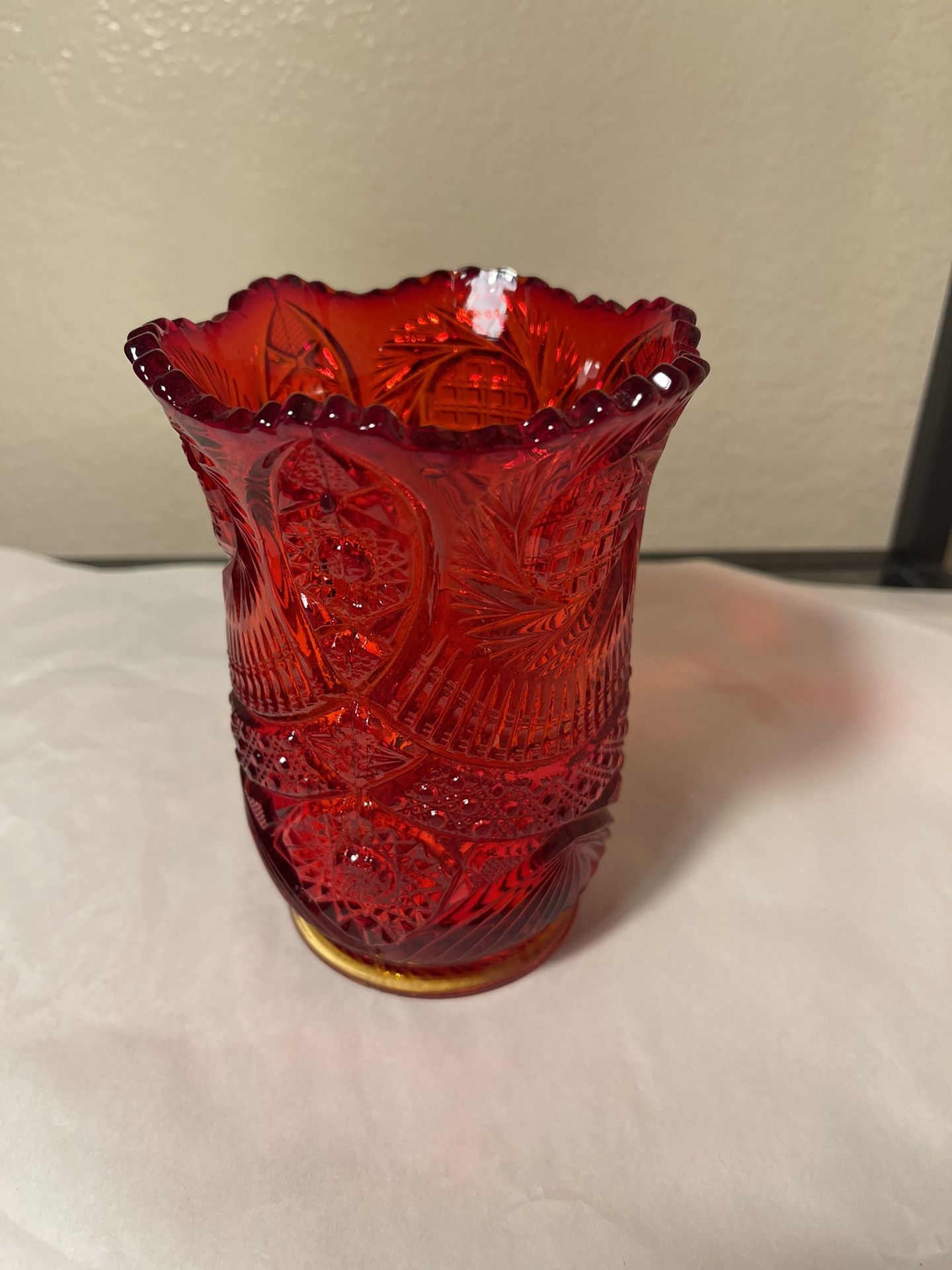 Vtg Amberina Footed Glass Vase with Geometric Design 5.5" EUC