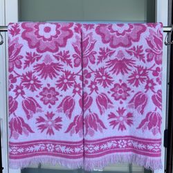 2 Vintage 100% Cotton USA Sculptured Floral Bath Towels Pink White Missing Tags , tags have been cut out, partial tag remains says 100 % cotton USA  4