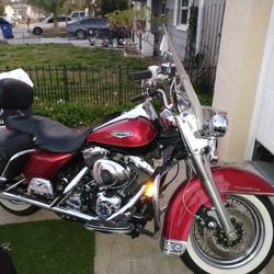 Harley-Davidson 12,000 Miles Immaculate, Not A Leak Not A Spot On It Classic Road King Classic