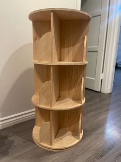 Rotating book shelf