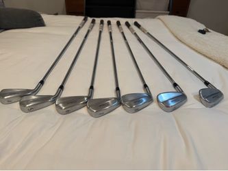 Titleist T250 4-PW Left Hand Set, Project X 6.0 Rifle Shafts