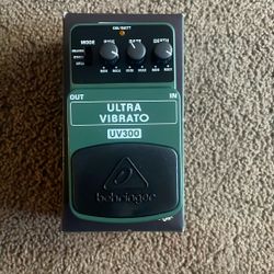 Behringer Vibrato UV300
