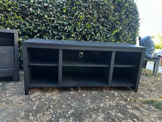 Black Tv console