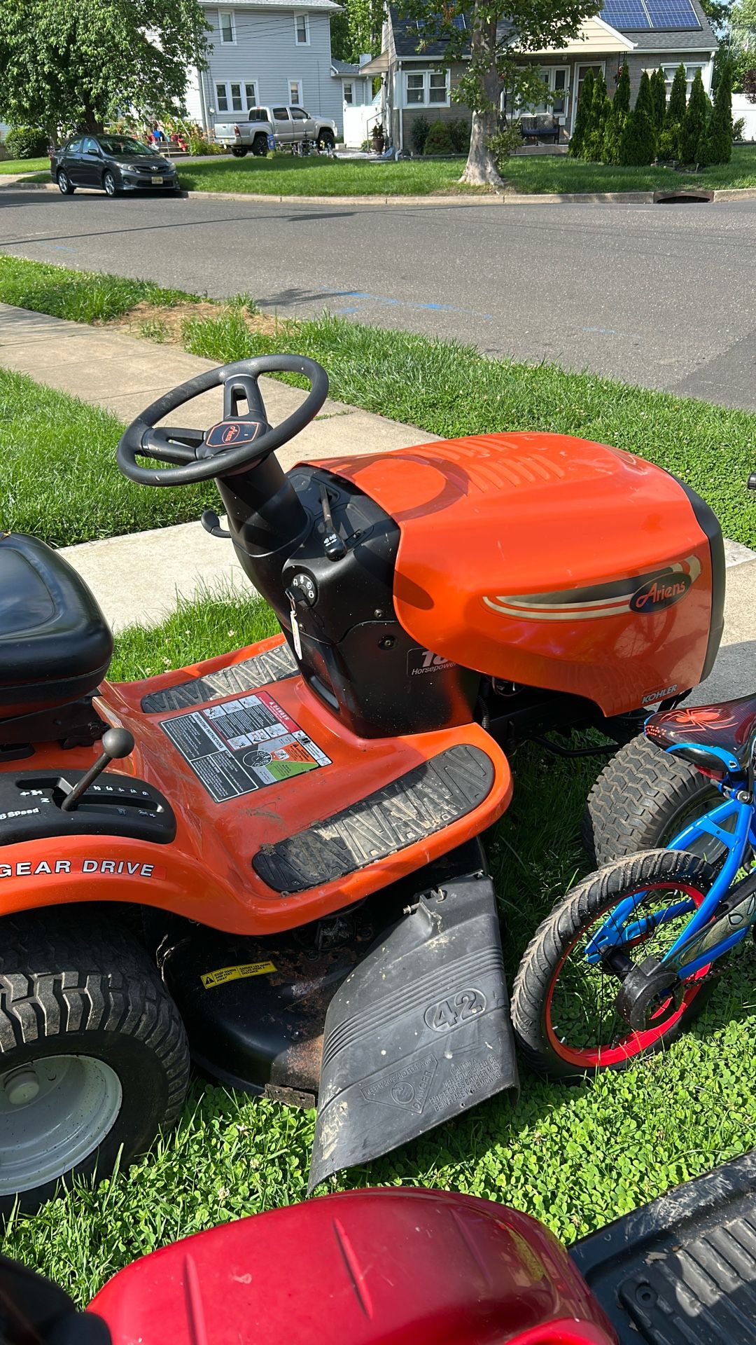 ARIENS RIDING MOWER
