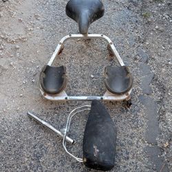 Flooring seat roller Racatac kneeling sitting creeper with chest support but missing frame post connector for it