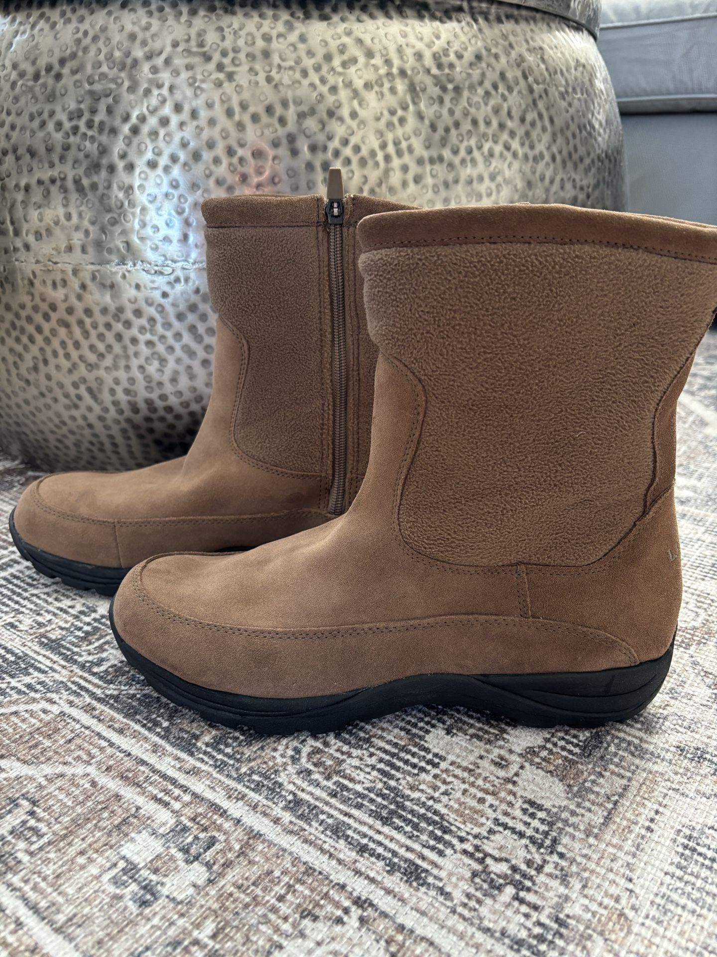 New mens LL Bean Primaloft Suede Boots