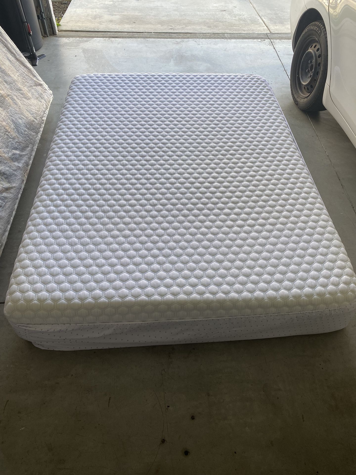 Molecule Air-Engineered Memory Foam Mattress