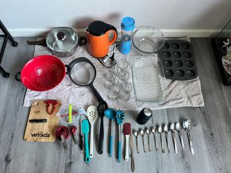 Lots of Great KITCHEN STUFF (GREAT CONDITION)