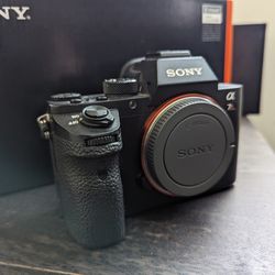 Sony A7RII 42 MP Mirrorless Camera + Batteries, Quick Charger
