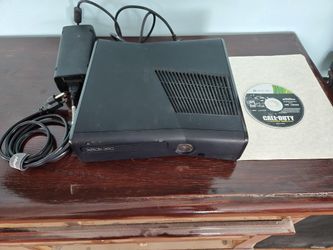 Xbox 360 w/ Call Of Duty Advanced Warfare (No Controller)