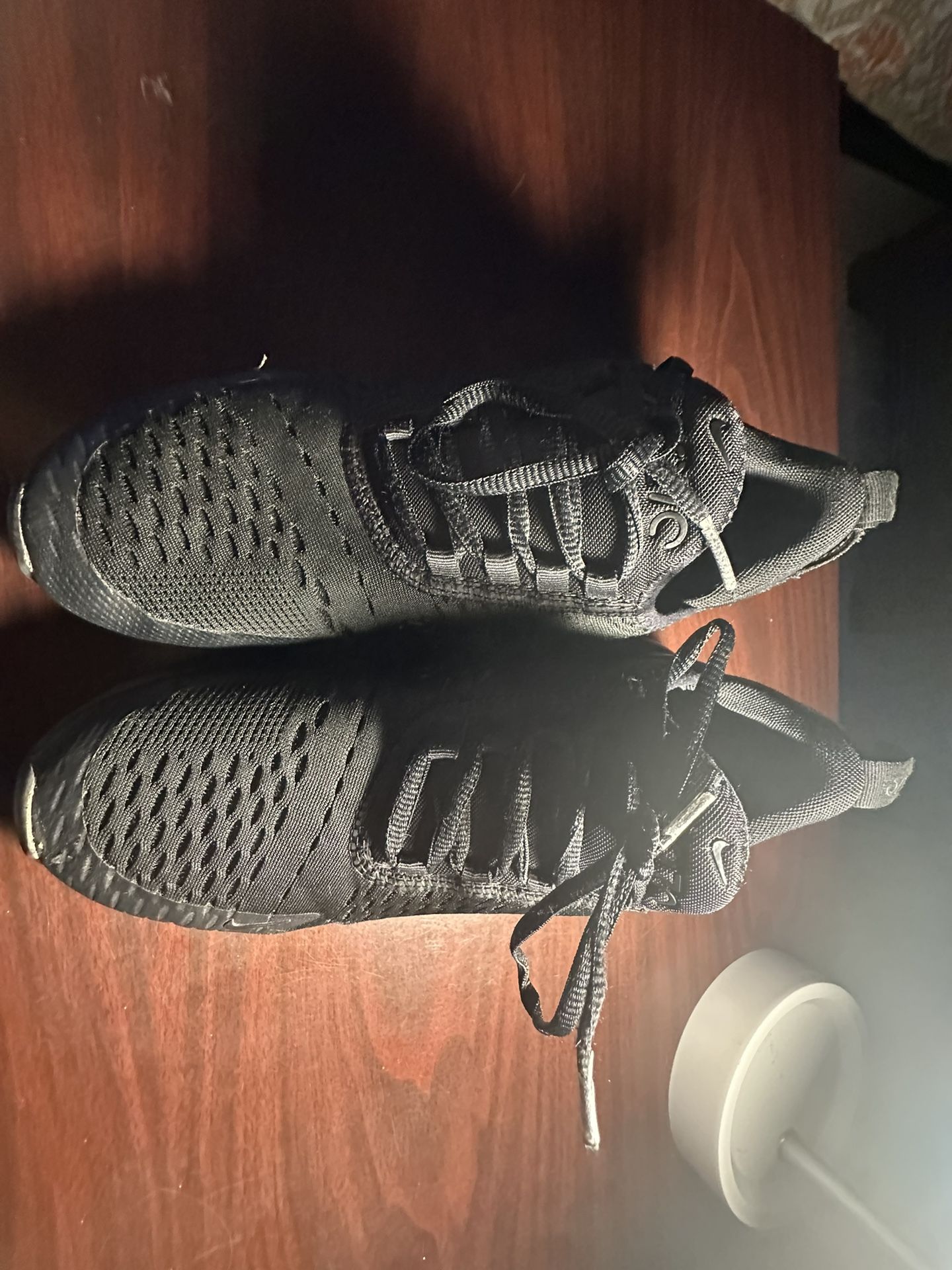 Nike Men’s Air Max 270 Shoes Size 5 and a half