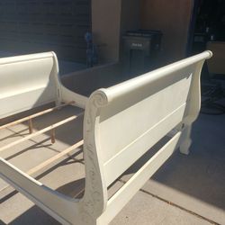 Sleigh Bed