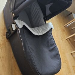 Nuna Bassinet 