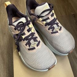 New Women’s Running Shoes Size 9 