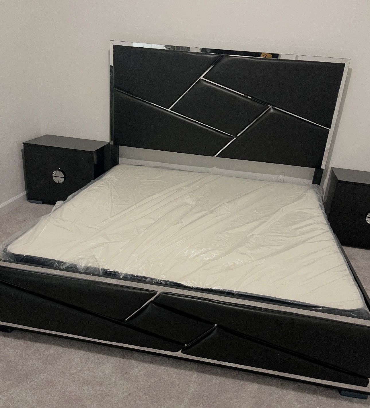HIGH END BEDROOM COLLECTION in black πππ€π€