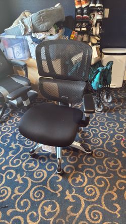 STAPLES Ergonomic Task Chair, Mesh, Ergonomic, Lumbar Support, Swivel, Black  3 chairs all brand new two of them open box 1 is in the box