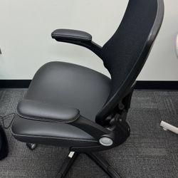 Ergonomic Office Chair w/ Adjustable Lumbar – Clean & Comfortable