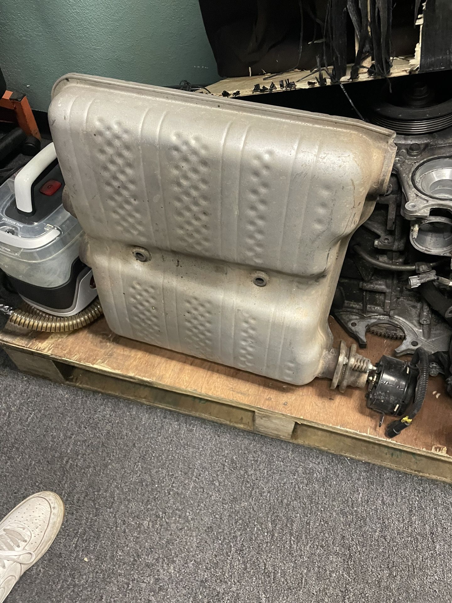 2008 Chrysler 300C Resonators