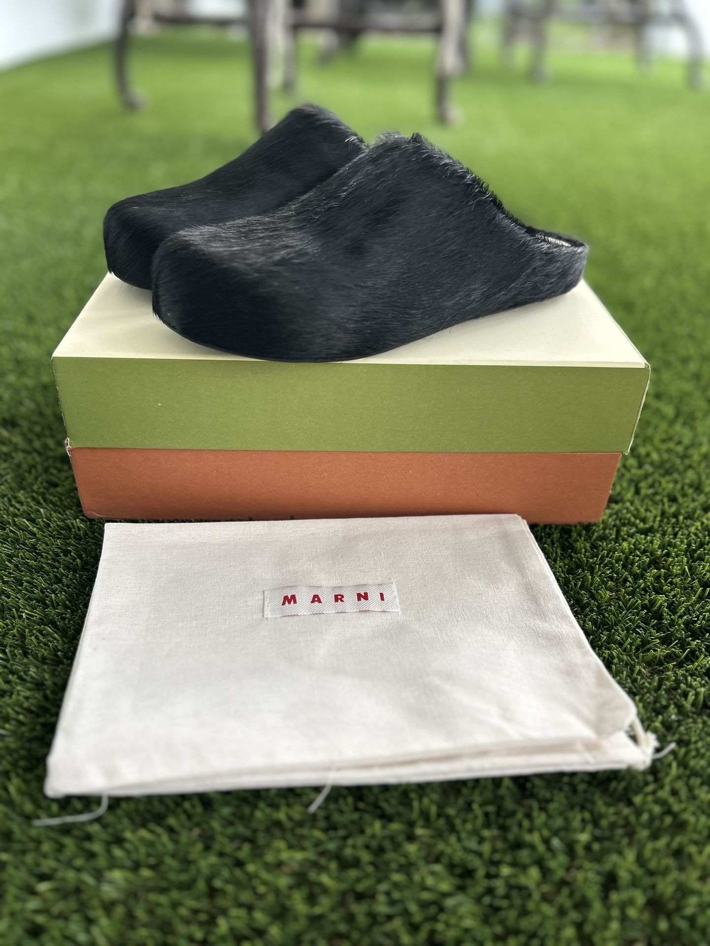 Marni Black Long Hair Calfskin Fussbett