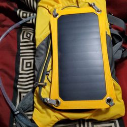 Heli Solarpack Hydro 2600 Hydration Backpack 1.8L Yellow NEW solar panel hiking