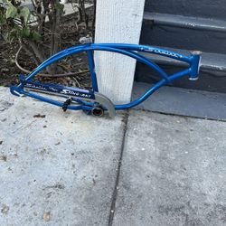 Schwinn STING-RAY frame. 20”