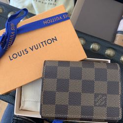 💯 Authentic Damier Ebene Like New Condition Card Holder Wallet