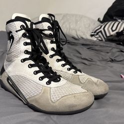 Venum White/Grey Boxing Shoes (7.5)