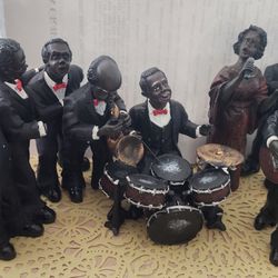 …And The Beat Goes On-Figurines