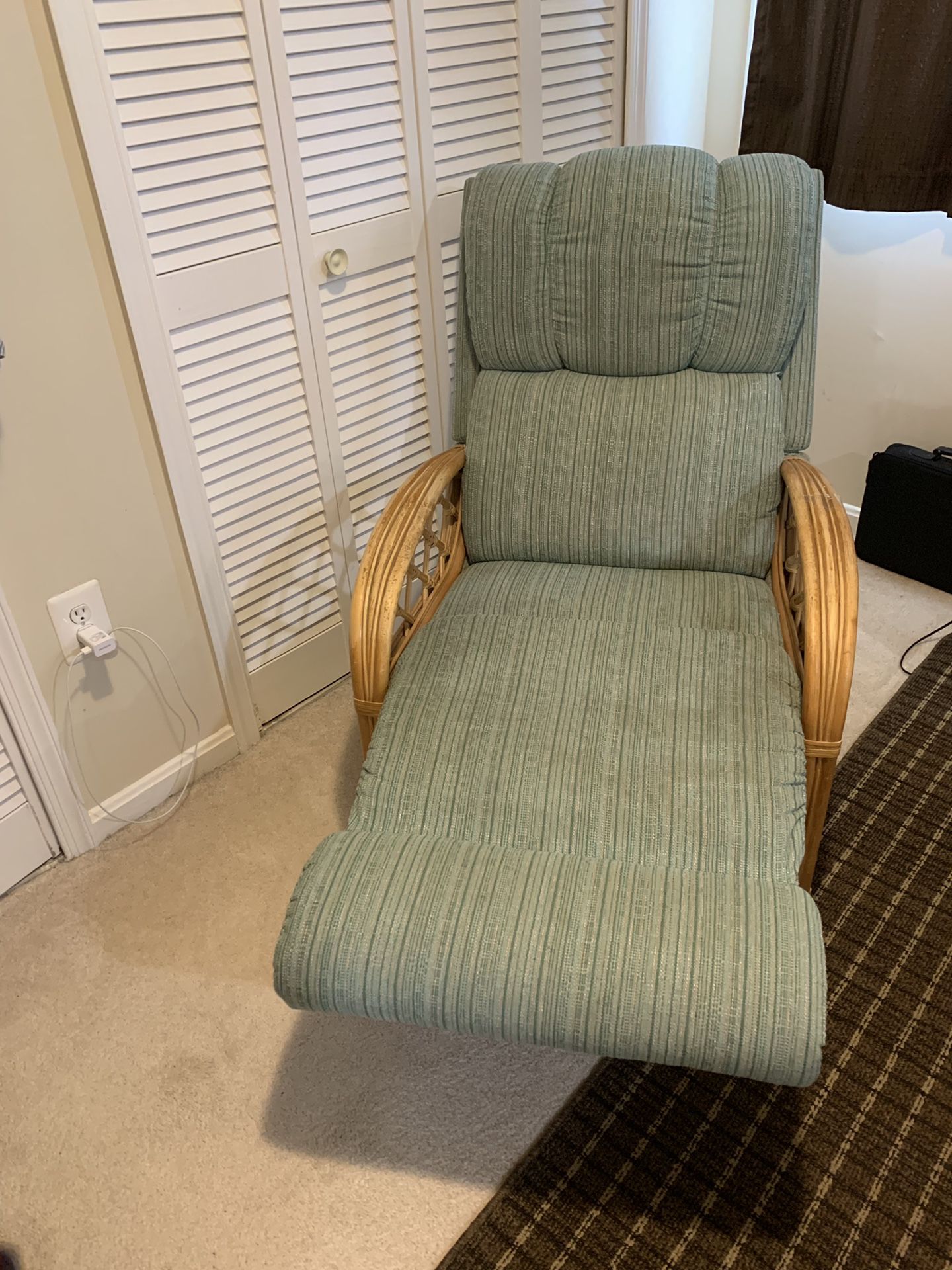 Green Recliner Chair for watching TV or for Bedroom in very good condition.