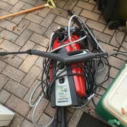 Powerwasher 1700 psi Electric Clean Machine w/ Accessories 
