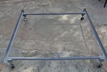 QUEEN SIZE BED FRAME