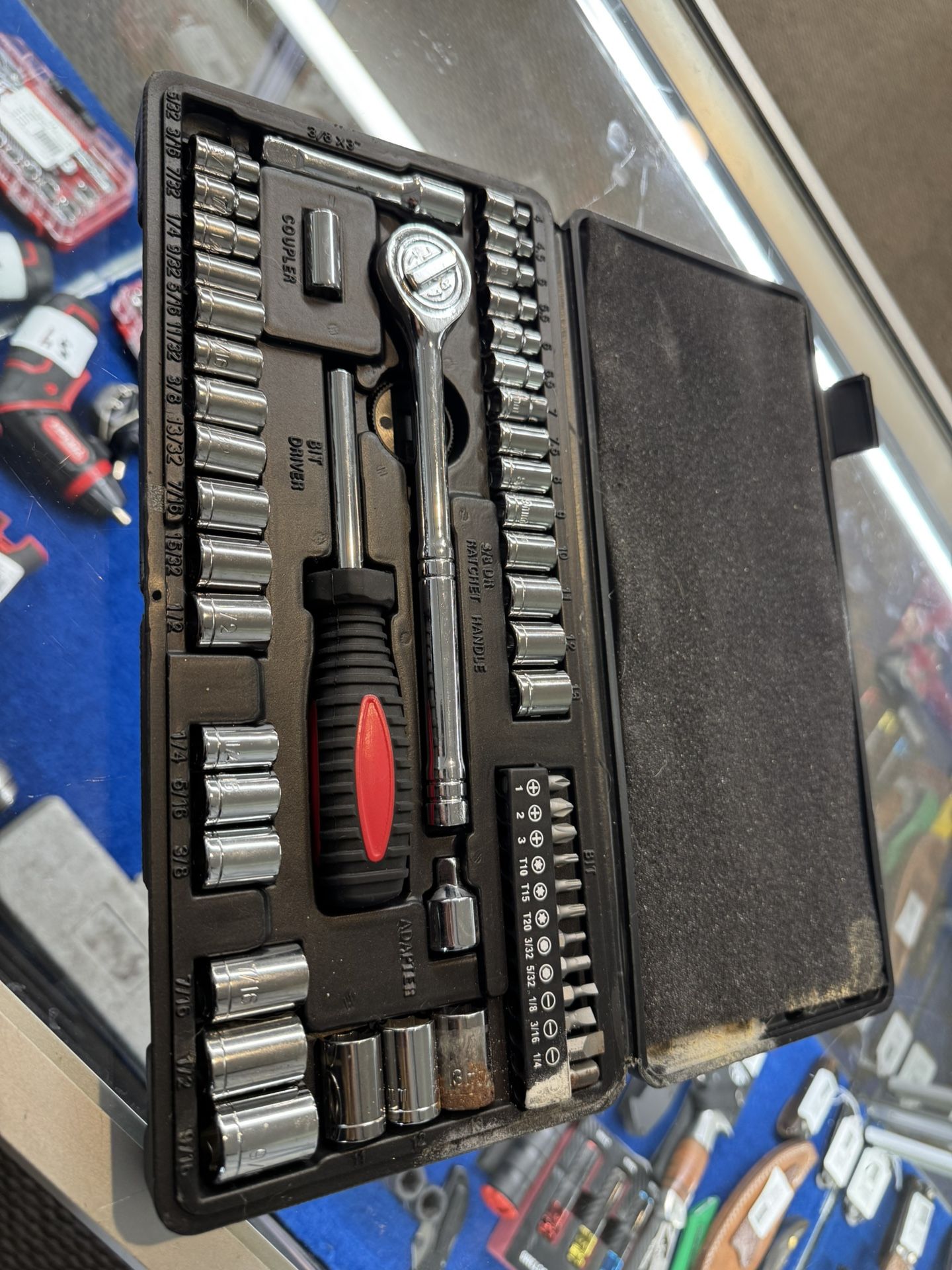 hyper tough socket set (missing one peice)