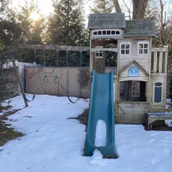 Cedar Summit Swing set/playhouse 