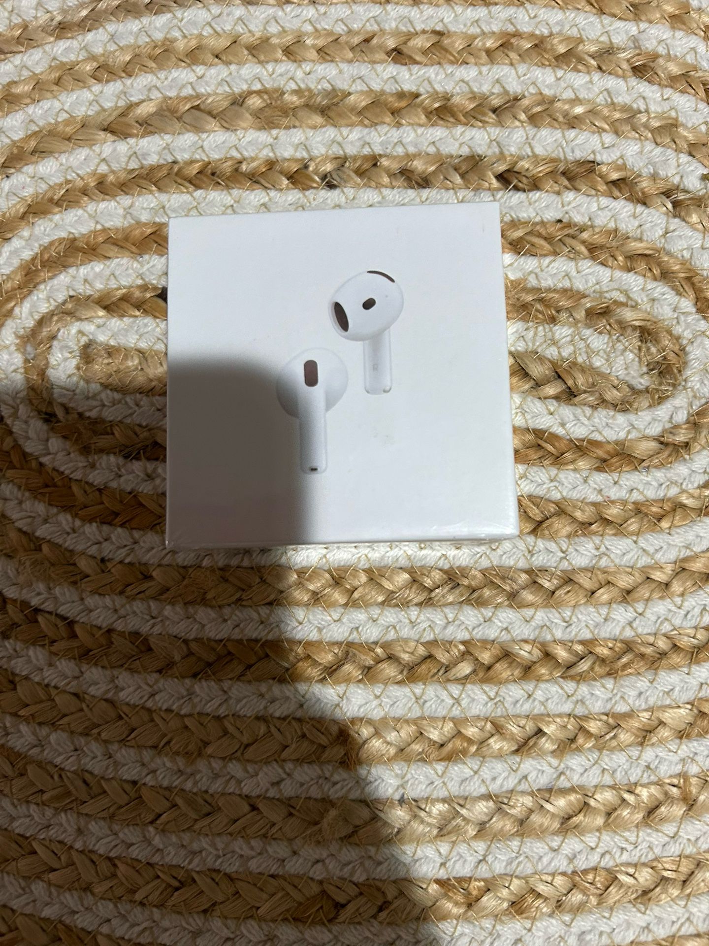 Apple AirPods 4th Gen (Active Noise Cancellation)