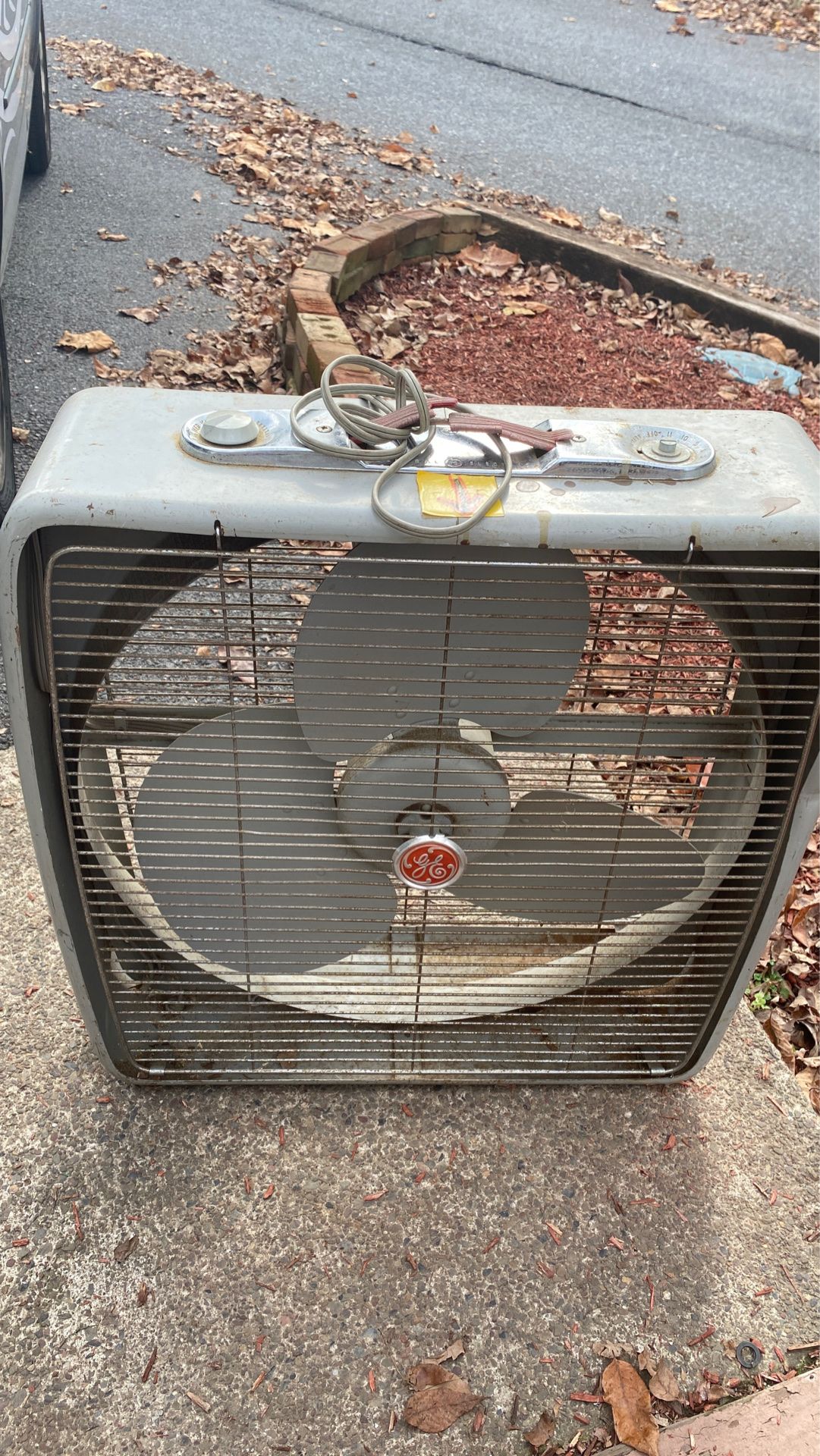 General electric 1950 vintage fan