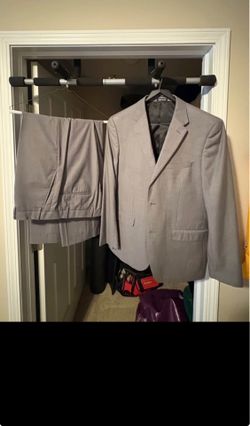 Men’s Gray Suit