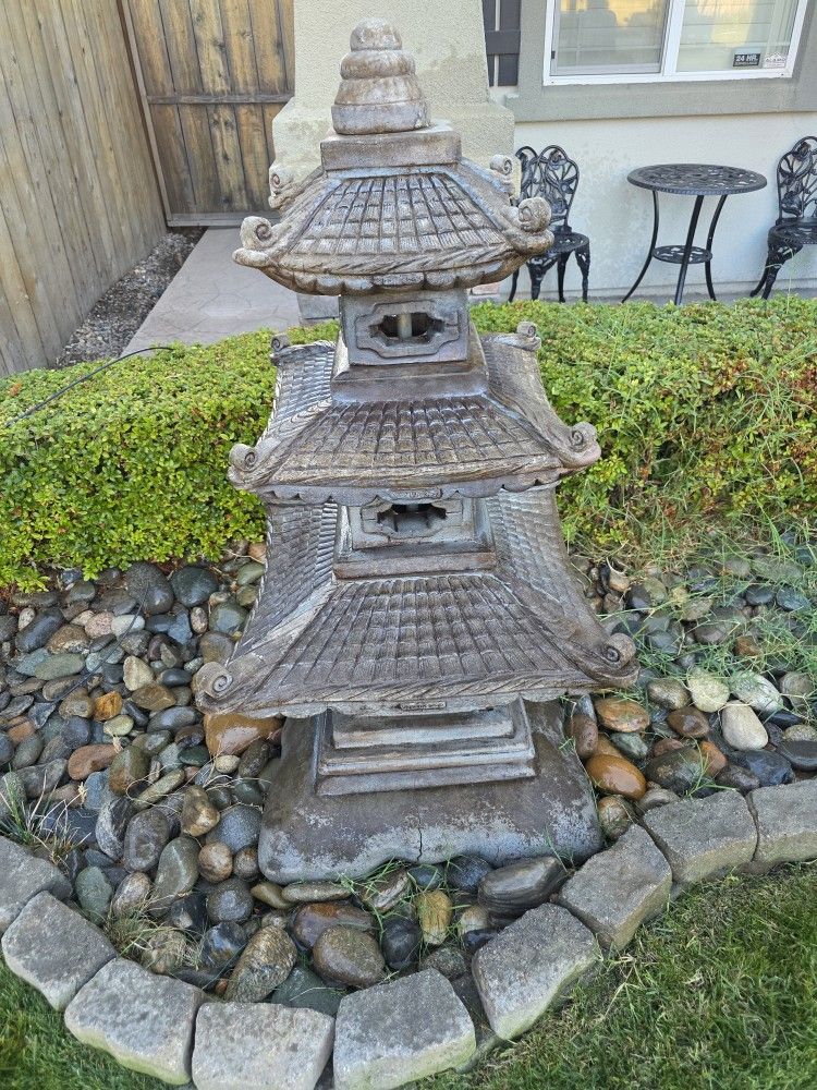 Garden Pagoda Art Statues