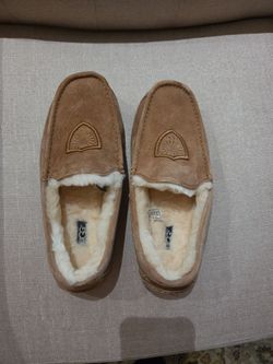 UGG SLIPPERS