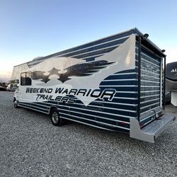 05 Motorhome Toy Hauler 32 Foot Class C RV 