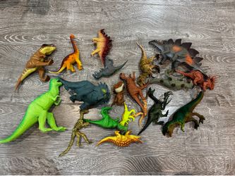 Lot of 15 Plastic Dinosaur Figures