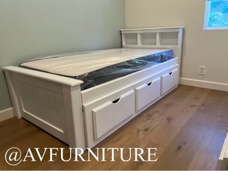 Twin Bed w 3 Drawers and Mattress